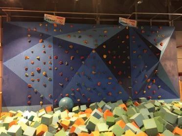 تسلق الصخور في الأماكن المغلقة